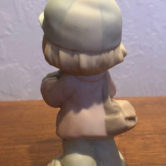 PRECIOUS MOMENTS FIGURINE MARKED " COLLECTORS' CLUB" C) 1997 PMI ENESCO - Picture 2 of 6